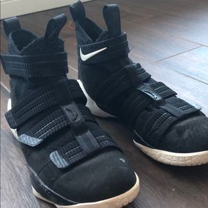 Lebron Soldier 11 Basketball shoes
